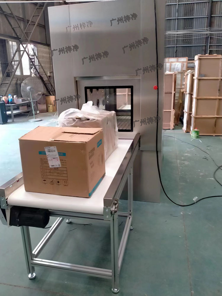 輸送線(xiàn)風(fēng)淋傳遞窗與輸送線(xiàn)貨淋室是潔凈室中用于物品傳遞和空氣凈化的關(guān)鍵設(shè)備。