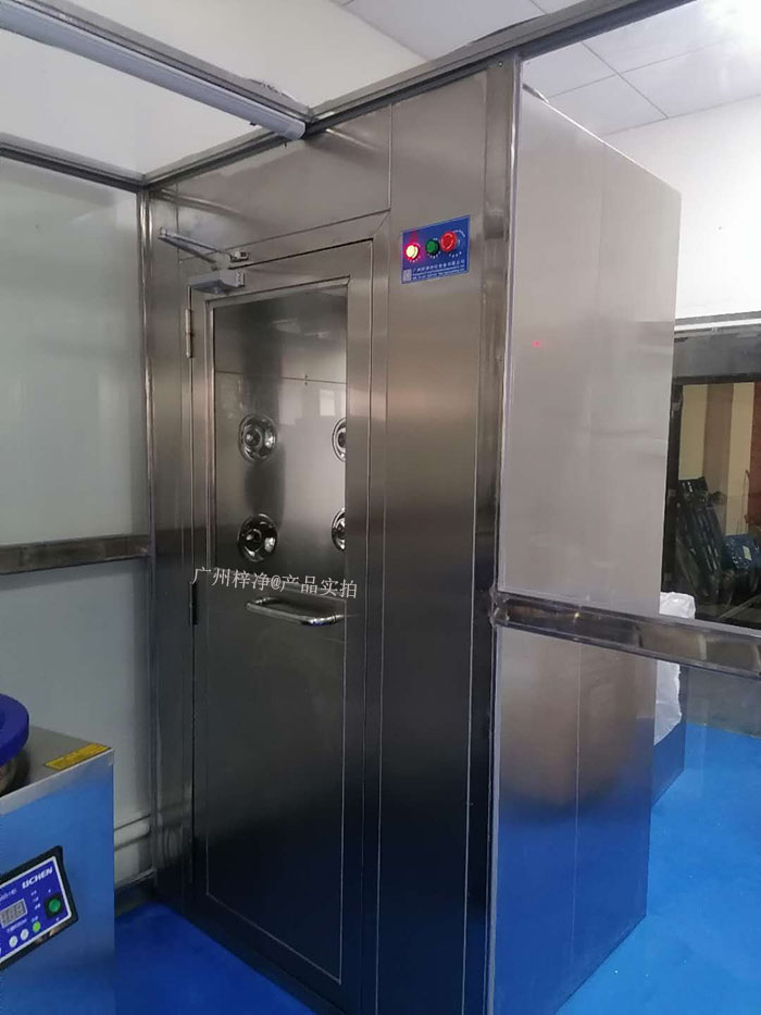 風淋室廣泛應用于電子、生物醫(yī)藥、食品等行業(yè)。