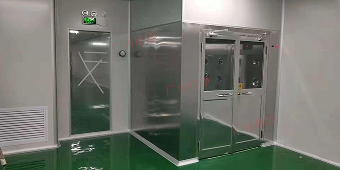 在潔凈室設(shè)計(jì)中風(fēng)淋室的安裝位置至關(guān)重要